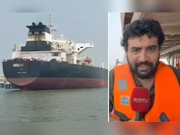 डार्क मोड, ईरानी तट के किनारे सफर...होर्मुज के खतरों के बीच से जहाज को कैसे भारत ले आया कप्तान