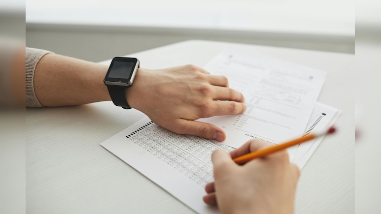 UP Board Result 2026: यूपी बोर्ड कॉपी चेकिंग में बड़ा बदलाव, अब गलत जवाब पर भी मिलेंगे नंबर