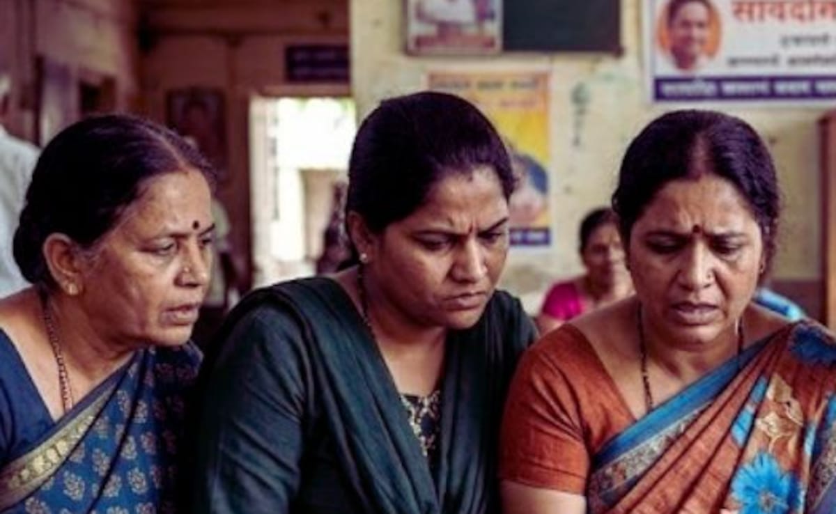 'पहले संबंध बनाओ, फिर KYC करेंगे', लाडकी बहिण योजना के बहाने गंदी हरकत