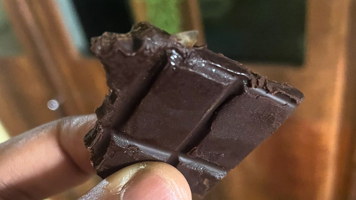 Man Finds "Piece Of Glass" In Swiggy's Noice Dark Chocolate, Brand Responds
