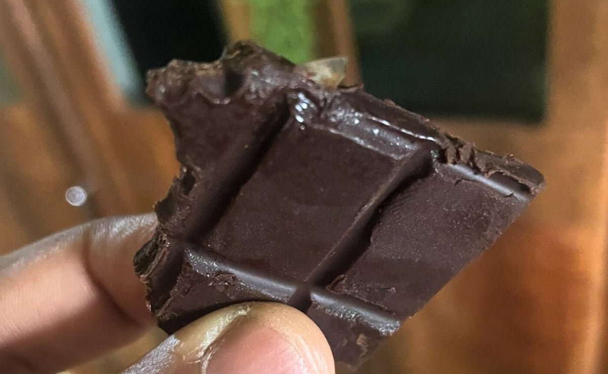 Man Shocked To Find "Piece Of Glass" In Swiggy's Noice Dark Chocolate, Brand Responds