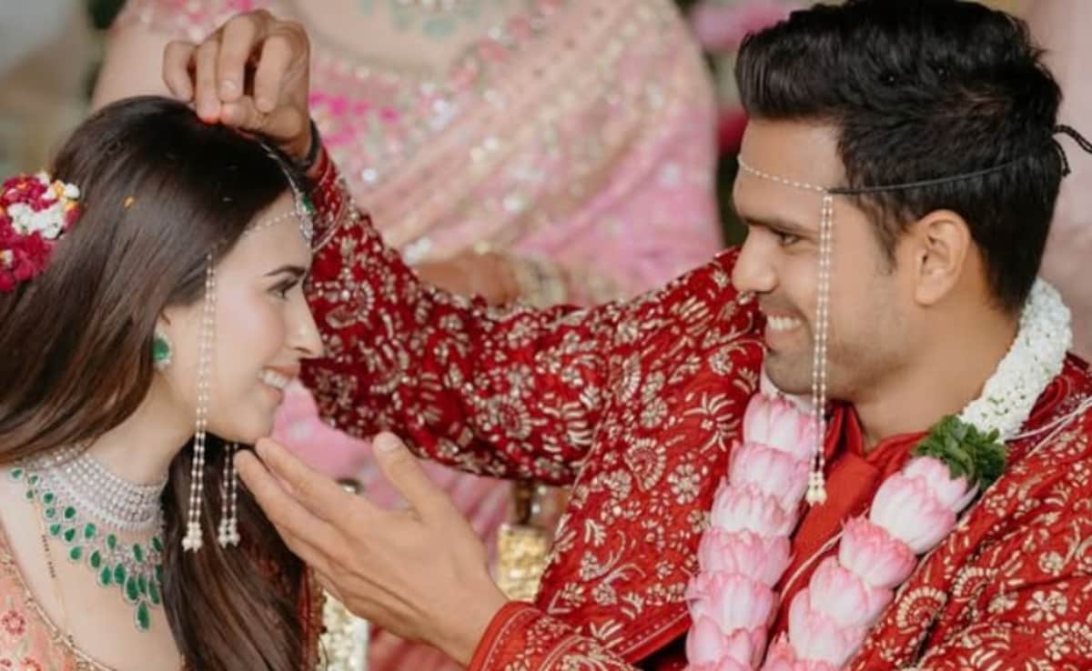 "When you spend time with them and understand their dynamics, you begin to anticipate moments rather than chase them," Himanshu Patel noted. Photo: Epic Stories/ Instagram