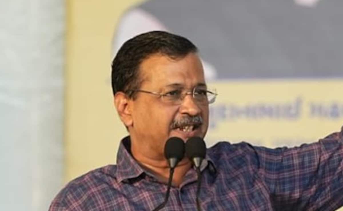 सूरत में शराब ठिकाने पर AAP की रेड, बच्चों से बिकवाई जा रही है शराब