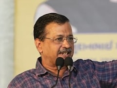 सूरत में शराब ठिकाने पर AAP की रेड, बच्चों से बिकवाई जा रही है शराब