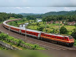 Indian Railways: यात्रियों के लिए जरूरी अलर्ट, 26 और 27 मार्च की रात रेलवे की ये सेवाएं रहेंगी ठप, यहां जानें पूरी डीटेल