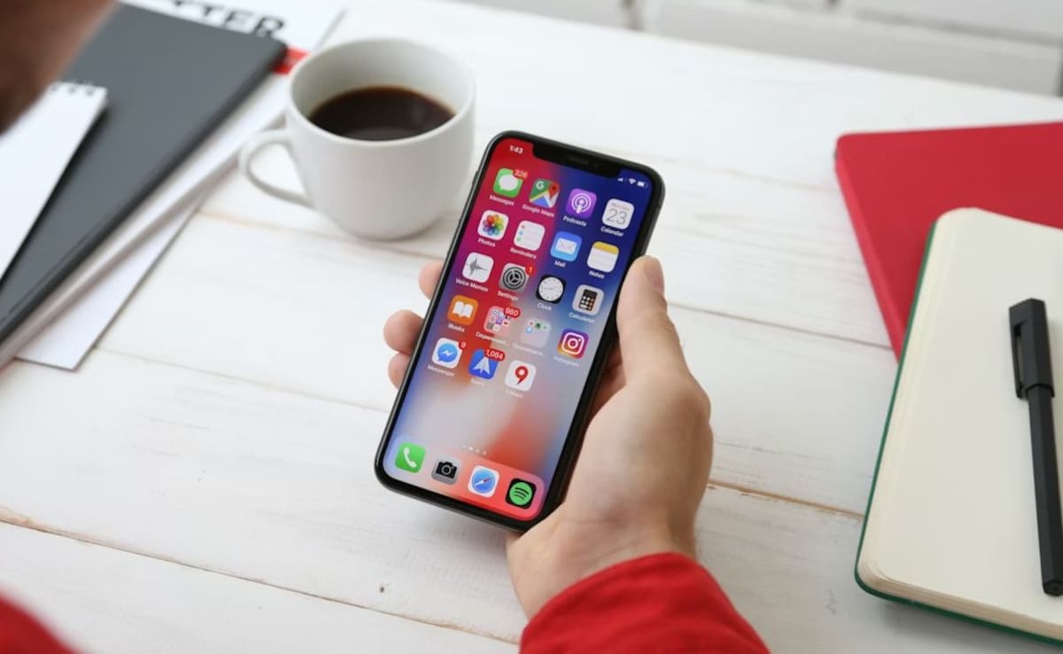 सरकार की बड़ी चेतावनी: iPhone यूजर्स तुरंत करें ये काम, नहीं तो हो सकता है भारी नुकसान!