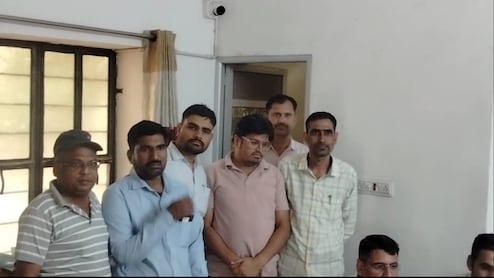 फलोदी: मारपीट केस की MLC रिपोर्ट के बदले डॉक्टर ने मांगी 7 हजार रिश्वत, ACB ने रंगे हाथ दबोचा&nbsp;