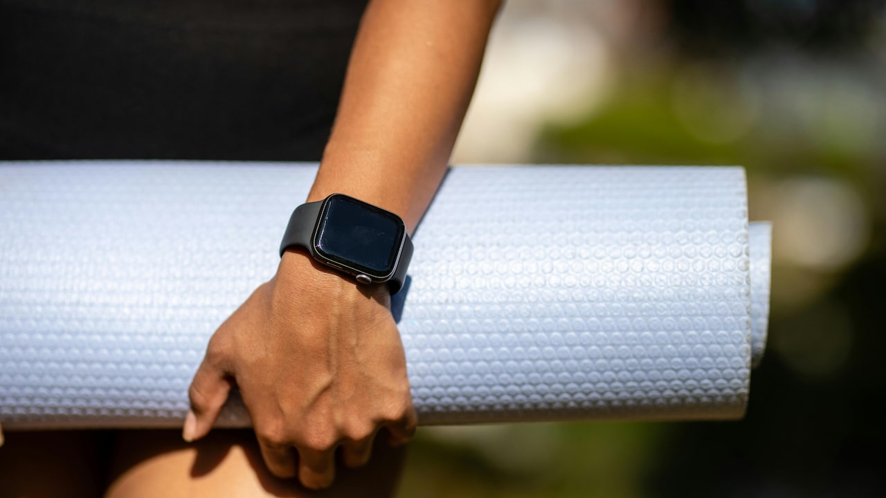 Find The Best Smartwatches Of 2026 From Apple And Samsung On Flipkart