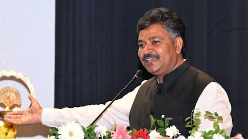 टीकाराम जूली ने राजस्थान पर बढ़े कर्ज पर सरकार से किया सवाल, कहा- राज्य के हिस्से का टैक्स भी नहीं मिल पा रहा