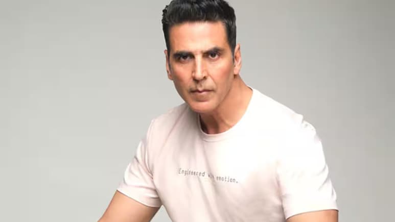 Akshay Kumar Reveals Feeling Insecure Among Highly Educated People: "<i>Chhota Mehsoos Karta Hoon</i>"