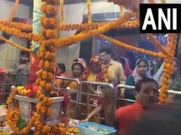 प्रयागराज के इस मंदिर में गिरी थी मां सती की उंगली, स्वरूप के बजाय होती है दिव्य झूले की पूजा