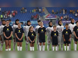 ईरान की महिला फुटबॉलरों ने कर दी बगावत, अब जान पर आफत