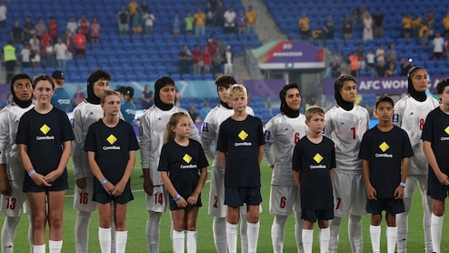 ईरान की महिला फुटबॉलरों ने कर दी बगावत, अब जान पर आफत