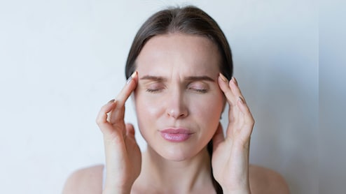 महिलाओं में माइग्रेन क्यों बढ़ रहा है? जानिए कारण और माइग्रेन का इलाज कैसे करें?