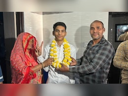 RBSE Result 12th Topper: पिता दिहाड़ी मजदूर, पैसे नहीं थे तो प्राइवेट स्&zwj;कूल से निकाला; अब सरकारी से पढ़कर बेटा बना राजस्&zwj;थान टॉपर