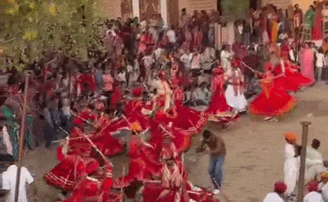 Holi 2026: एशियाड खेलों में धाक जमाने वाली बाड़मेर की 185 साल पुरानी 'गैर' का जादू, आंगी-बांगी पहन एक साथ थिरकीं तीन पीढ़ियां