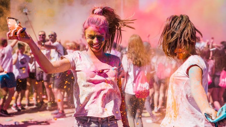 Doctor Explains How Holi Colours Trigger Allergies And Breathing Issues