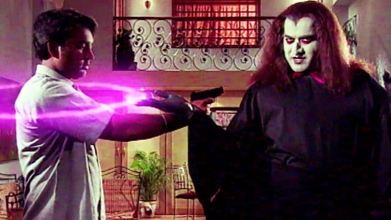 पापा उत्तर प्रदेश पुलिस में थे अफसर, बेटा बना दूरदर्शन की महाभारत का द्रोणाचार्य, फिर भी क्यों कहलाया छोटे पर्दे का सबसे बड़ा विलेन