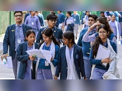 सावधान स्टूडेंट्स! CBSE का बड़ा फैसला: अब सिर्फ इंग्लिश-हिंदी से काम नहीं चलेगा, बोर्ड परीक्षा के लिए सीखनी होंगी 3 भाषाएं