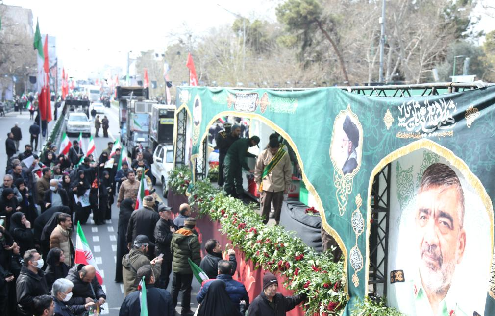 Iran-Israel War Live: इजरायली हमले में ईरान के इंटेलिजेंस मंत्री की मौत, लारिजानी के जनाजे में उमड़ा जनसैलाब