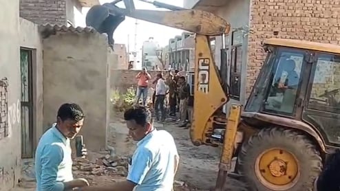 Rajasthan: नशा तस्करों के खिलाफ बुलडोजर कार्रवाई, अवैध कब्जे को हटाया गया