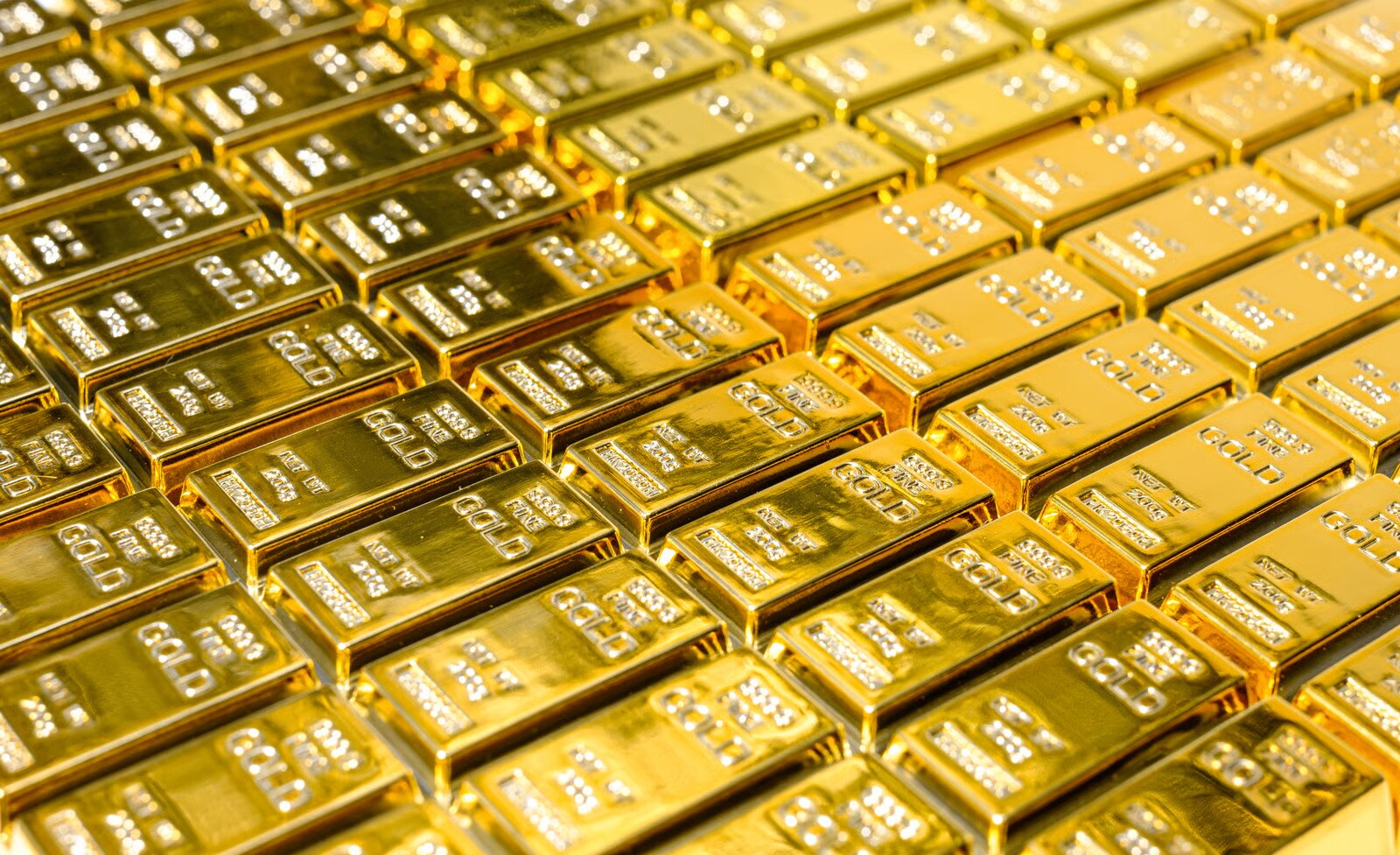 Gold Price Today: Yellow Metal Tumbles 5% On MCX Amid Geopolitical Tensions