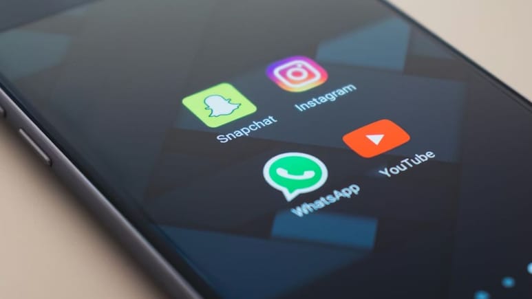 20 साल की लड़की ने Instagram और YouTube के खिलाफ जीता केस, अब ये कंपनियां देंगी उसे 24 करोड़