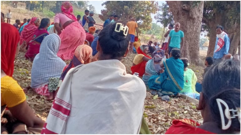 Jharkhand: पंचायत का 'तालिबानी' आदेश, बुजुर्ग को जादू-टोने के शक में पेशाब पिलाया; विरोध करने पर महिला स्वास्थ्यकर्मी को भी पीटा