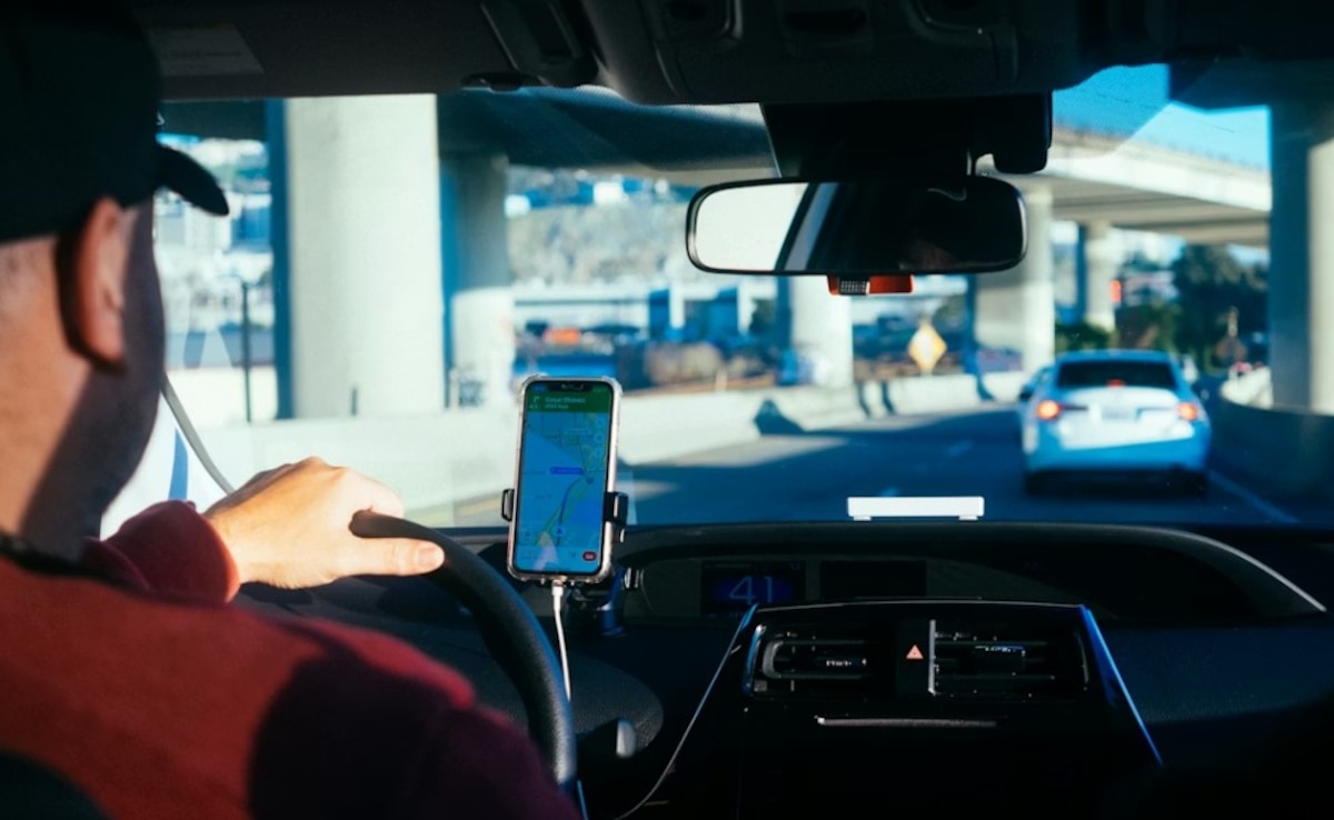 Spanish Taxi Driver Punches Drunk Irish Tourist For Burping In His Car, Arrested