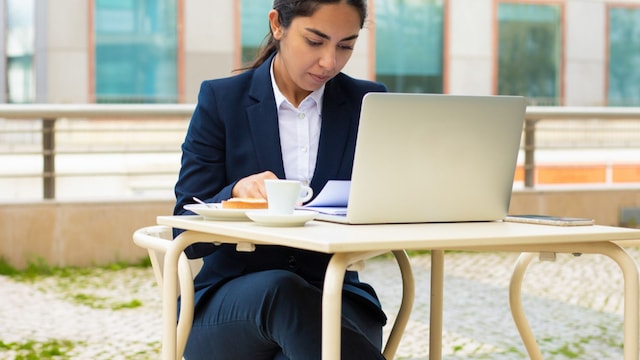 New data has found that there is an active link between office chairs and the age of your joints