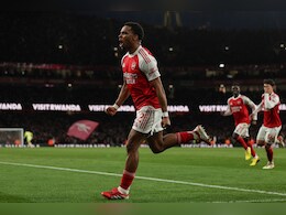 Arsenal Corner Chelsea Into Submission, Manchester United Climb To Third