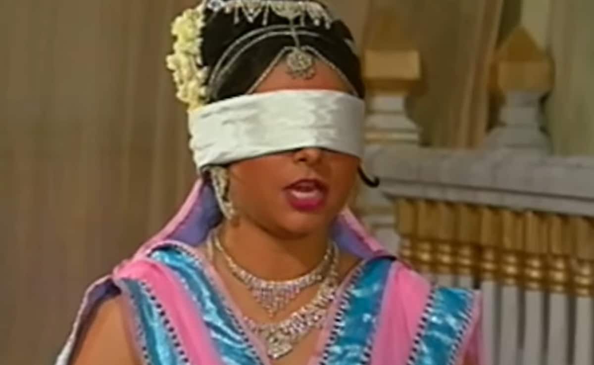 उम्र सिर्फ 22, रोल 100 पुत्रों की मां का! दूरदर्शन की महाभारत की 'गांधारी' असल जिंदगी में अब दिखती हैं ऐसी