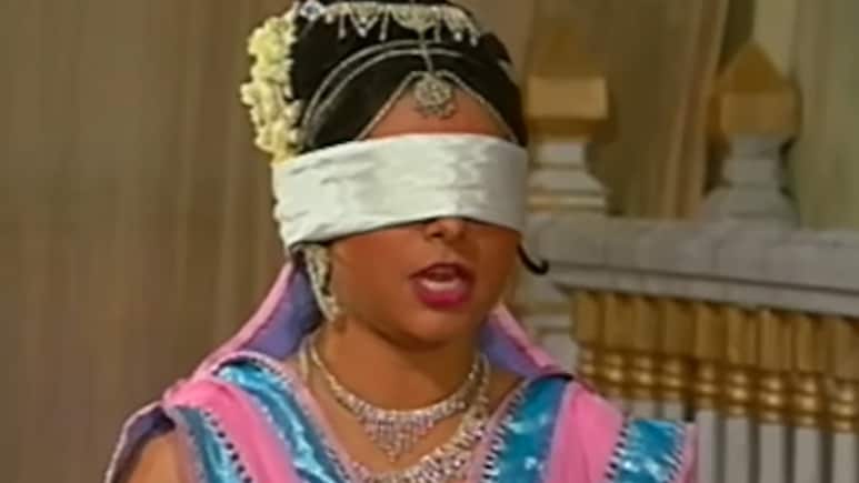 उम्र सिर्फ 22, रोल 100 पुत्रों की मां का! दूरदर्शन की महाभारत की 'गांधारी' असल जिंदगी में अब दिखती हैं ऐसी,  पहचानना होगा मुश्किल!