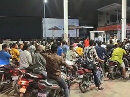 महाराष्ट्र में पेट्रोल पंपों पर &lsquo;पैनिक बाइंग&rsquo;, लंबी कतारों से हालात बिगड़े, अफवाहों ने बढ़ाई चिंता