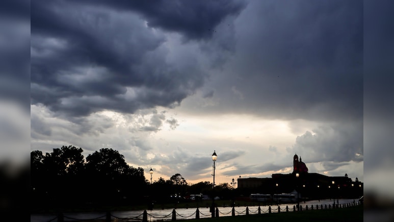 DC vs GT IPL 2026 Weather Report: दिल्ली-गुजरात मैच में बारिश बनेगी विलेन? जानें कैसा रहेगा मौसम, क्या है अपडेट