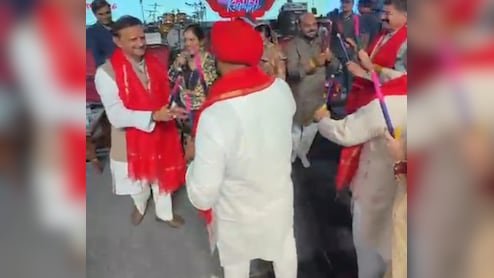 Exclusive: सयाली कांबले के भजनों पर उपमुख्यमंत्री राजेंद्र शुक्ल ने किया गरबा, दी प्रदेशवासियों को शुभकामनाएं