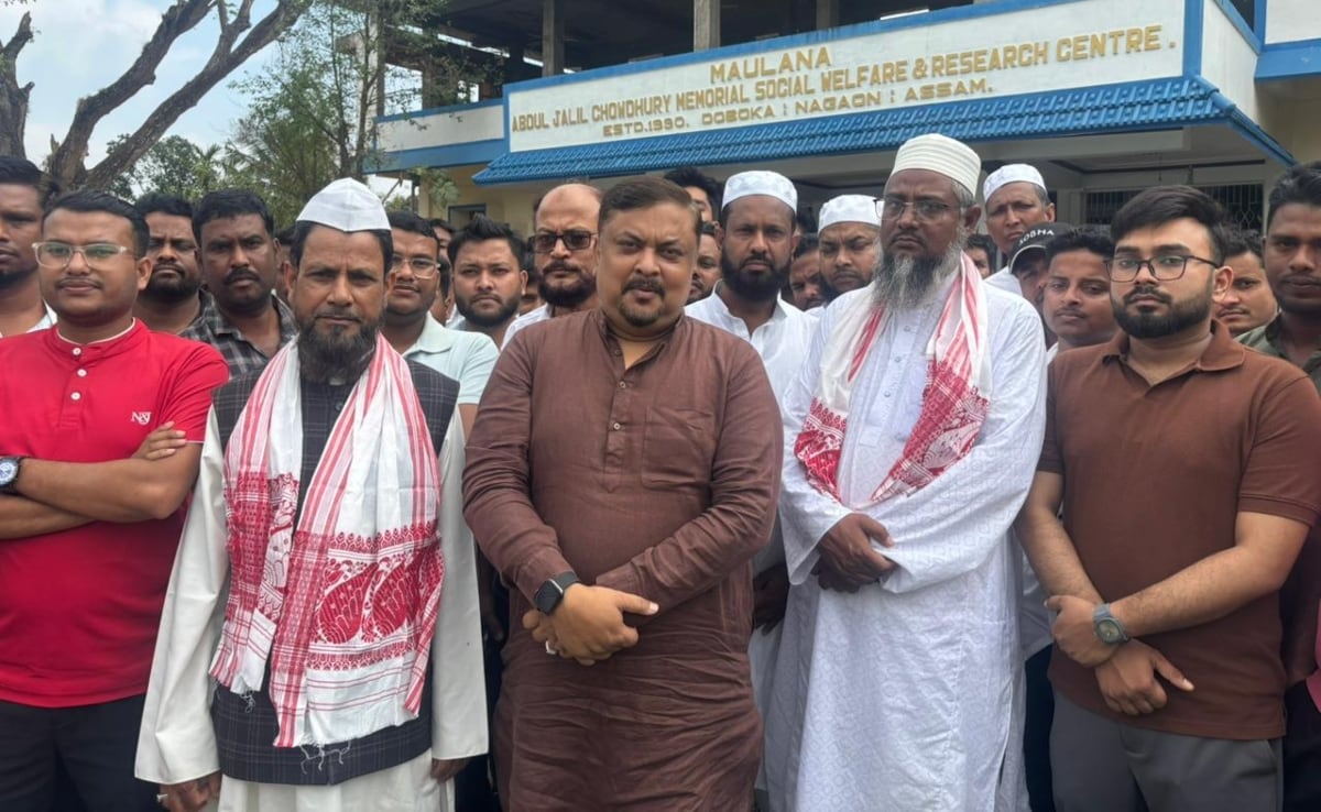  बिन्नाकांडी में बदरुद्दीन अजमल को चुनौती देने वालों में असम जातीय परिषद के रेजाउल करीम चौधरी भी शामिल हैं, जिनके पिता इस सीट से विधायक रह चुके हैं.