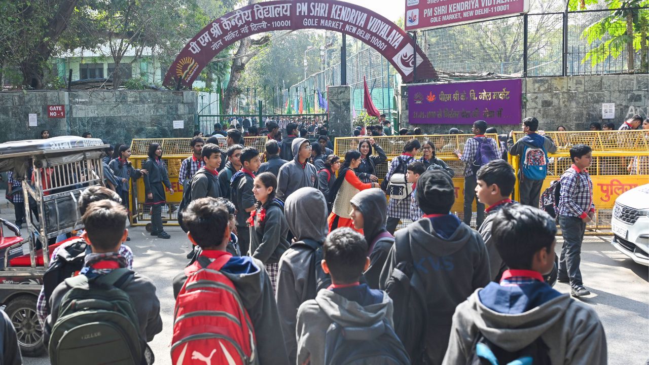 फेल होने के डर से नहीं छूटेगी पढ़ाई, बच्चों को स्कूल भेजने के लिए सरकार नई योजना लाई