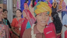 फ्लोर मिल चलाने वाली की बेटी ने किया टॉप, मानसी जांगिड़ को इनाम में मिलेगी 5 लाख की कार