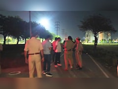 Lucknow Encounter: लखनऊ में देर रात पुलिस की मुठभेड़, महिलाओं से लूटपाट करने वाले बदमाश के पैर में लगी गोली