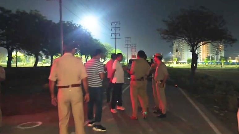 Lucknow Encounter: लखनऊ में देर रात पुलिस की मुठभेड़, महिलाओं से लूटपाट करने वाले बदमाश के पैर में लगी गोली