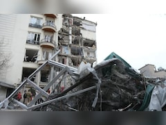 इजरायली एयर डिफेंस फिर फेल, 100 किलो विस्फोटक से भरी मिसाइल तेल अवीव पर गिरी, भारी नुकसान