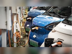 जंग के बीच तेल की कीमतों में लगी आग, अब जरा इन धमाकेदार इलेक्ट्रि्क कारों पर डालें नजर