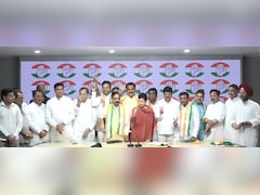 उत्तराखंड में राजनीतिक हलचल तेज, तीन पूर्व विधायक समेत 6 बड़े नेता कांग्रेस में शामिल; जानिए किसने थामा 'हाथ'