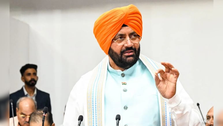 Haryana Chief Minister Hits Back At Bhagwant Mann Over "Fake Turban" Jibe