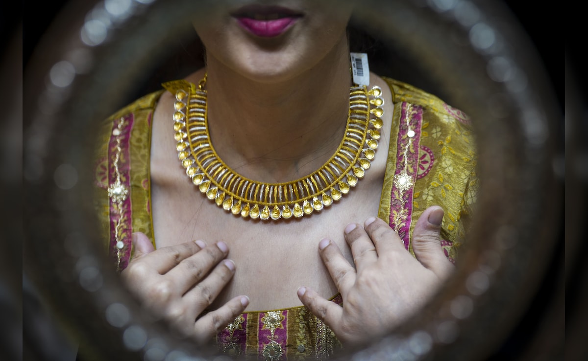 Gold, Silver Prices Hold Firm Amid Iran War: Check Rates In Your City