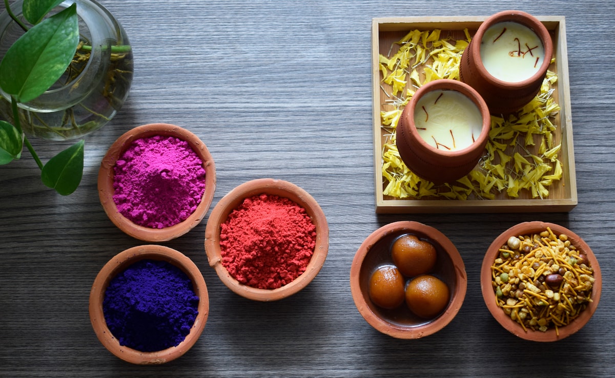 Holi Recipe 2026: होली पर बनाएं स्पेशल Home Made Thandai, इस आसान रेसिपी से