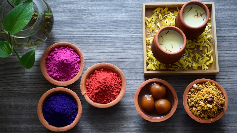 Holi Recipe 2026: होली पर बनाएं स्पेशल Home Made Thandai, इस आसान रेसिपी से