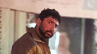 कभी दस हजार रुपये के लिए 400 घंटे काम करता था धुरंधर का ये एक्टर, एक महिला ने बना डाला सुपरस्टार जिम ट्रेनर