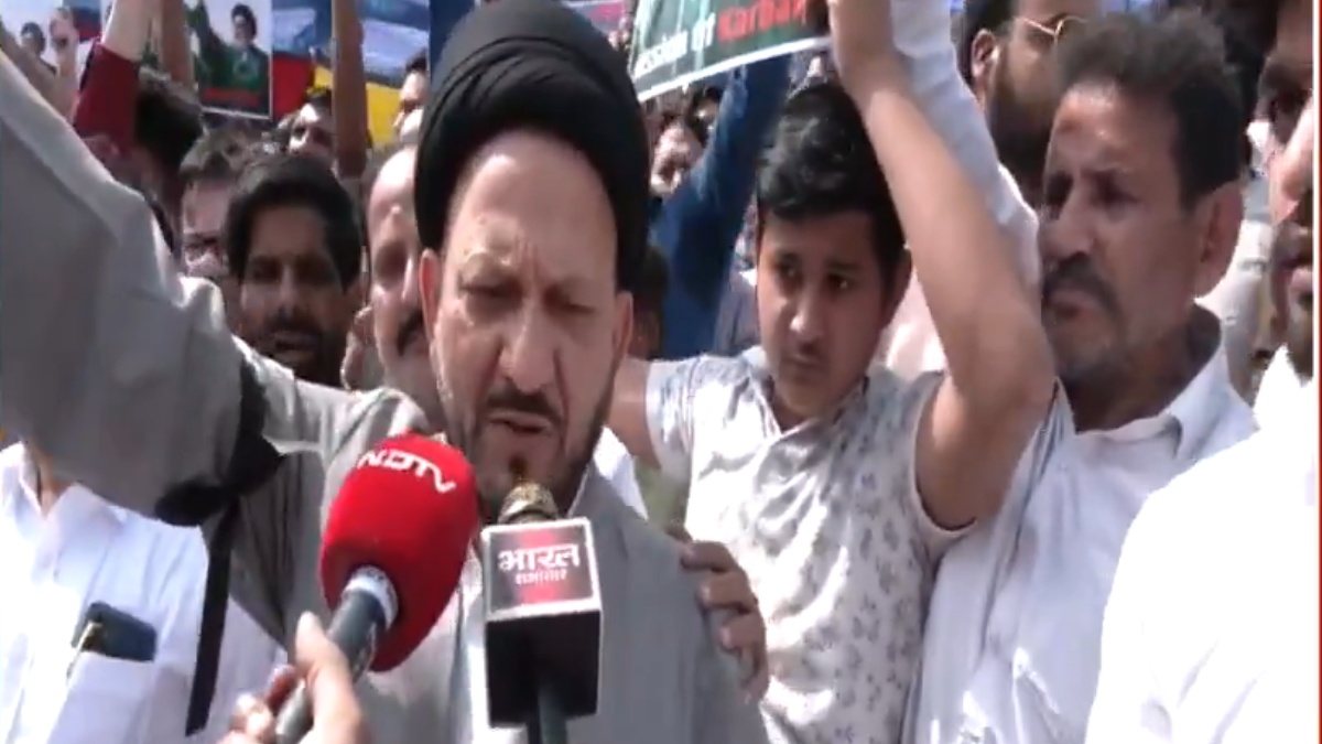 VIDEO: ईद तभी मनाएंगे जब नेतन्याहू का भी वही हश्र हो... लखनऊ में मुस्लिमों ने अमेरिका-इजरायल पर निकाला गुस्सा